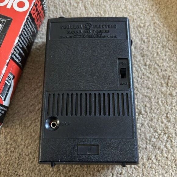 GE General Electric 7-2500 FM-AM Radio *Read* - Picture 5 of 10